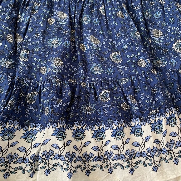 Chelsea & Violet Blue Floral Skirt Size Large - Picture 2 of 5